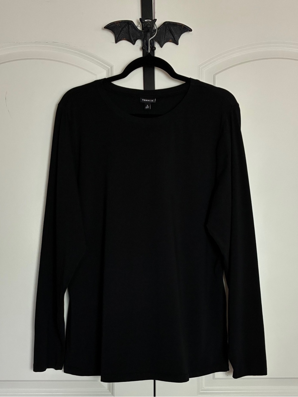 Torrid Deep Black Fitted Stretch Top not your everyday crew, Sexy Look size 3X